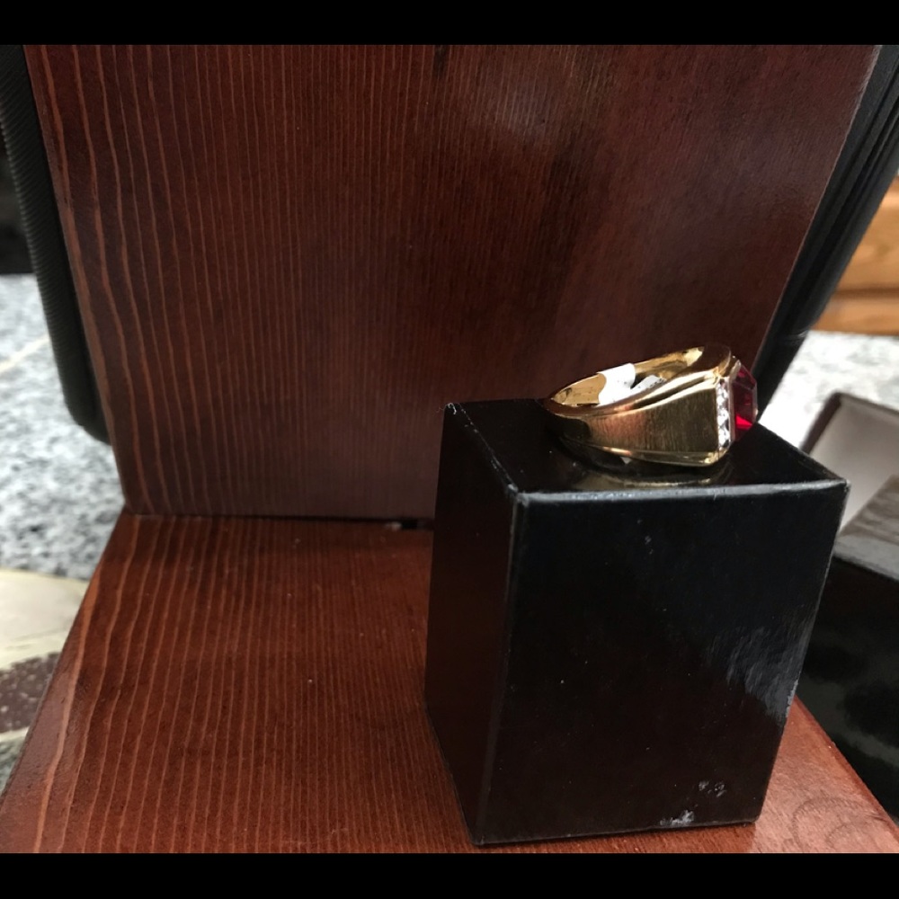 Vintage Gold Seta created ruby ring - Picture 2 of 7